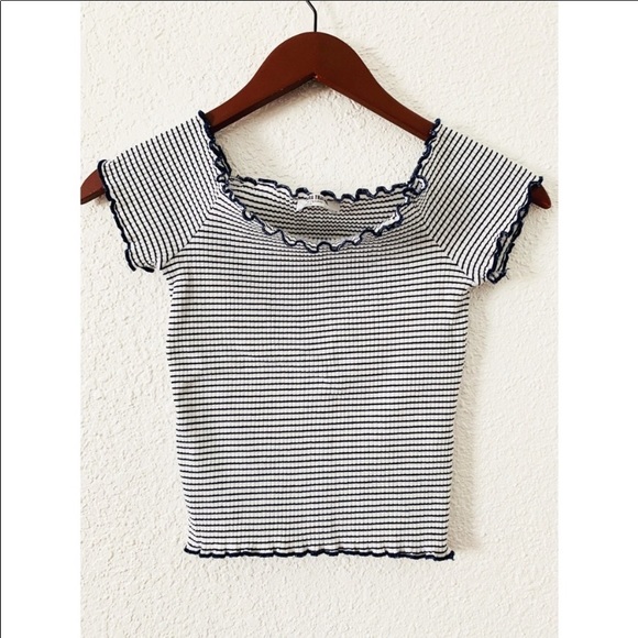 2 tops - Picture 3 of 5